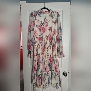 Piper & Scoot/Flying Tomato Cream Floral Pleated Long-Sleeve Midi Dress